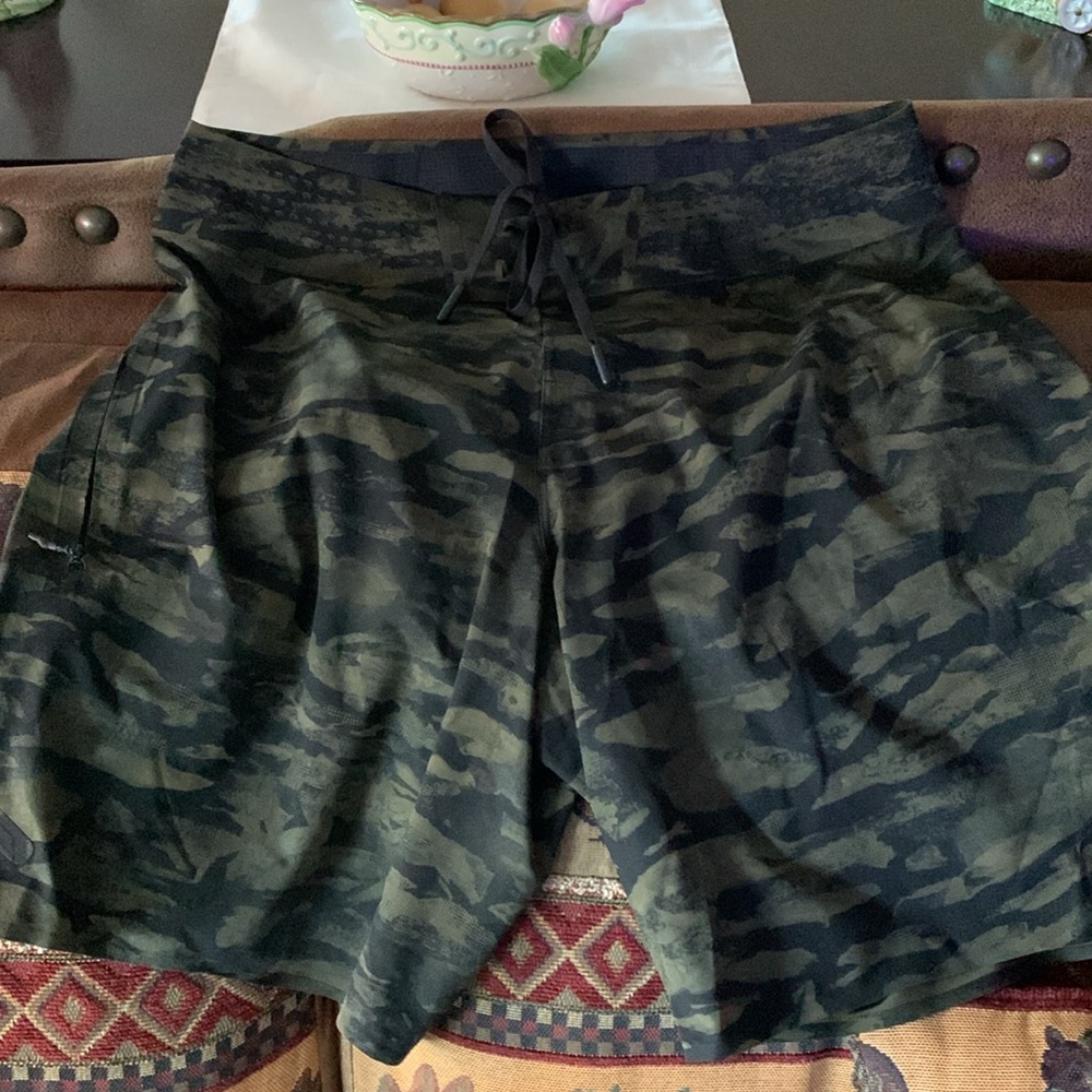 Lululemon Current State Short *9" Length Unlined Surf Short Military Green Sz 30